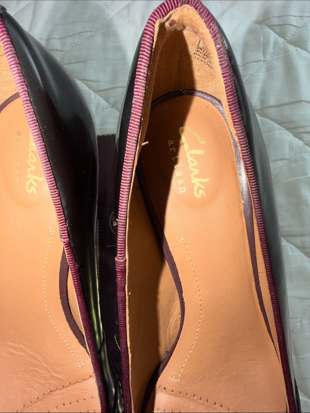 Clarks Women’s Burgundy Tassel Loafers with Plum Trim - Picture 5 of 7